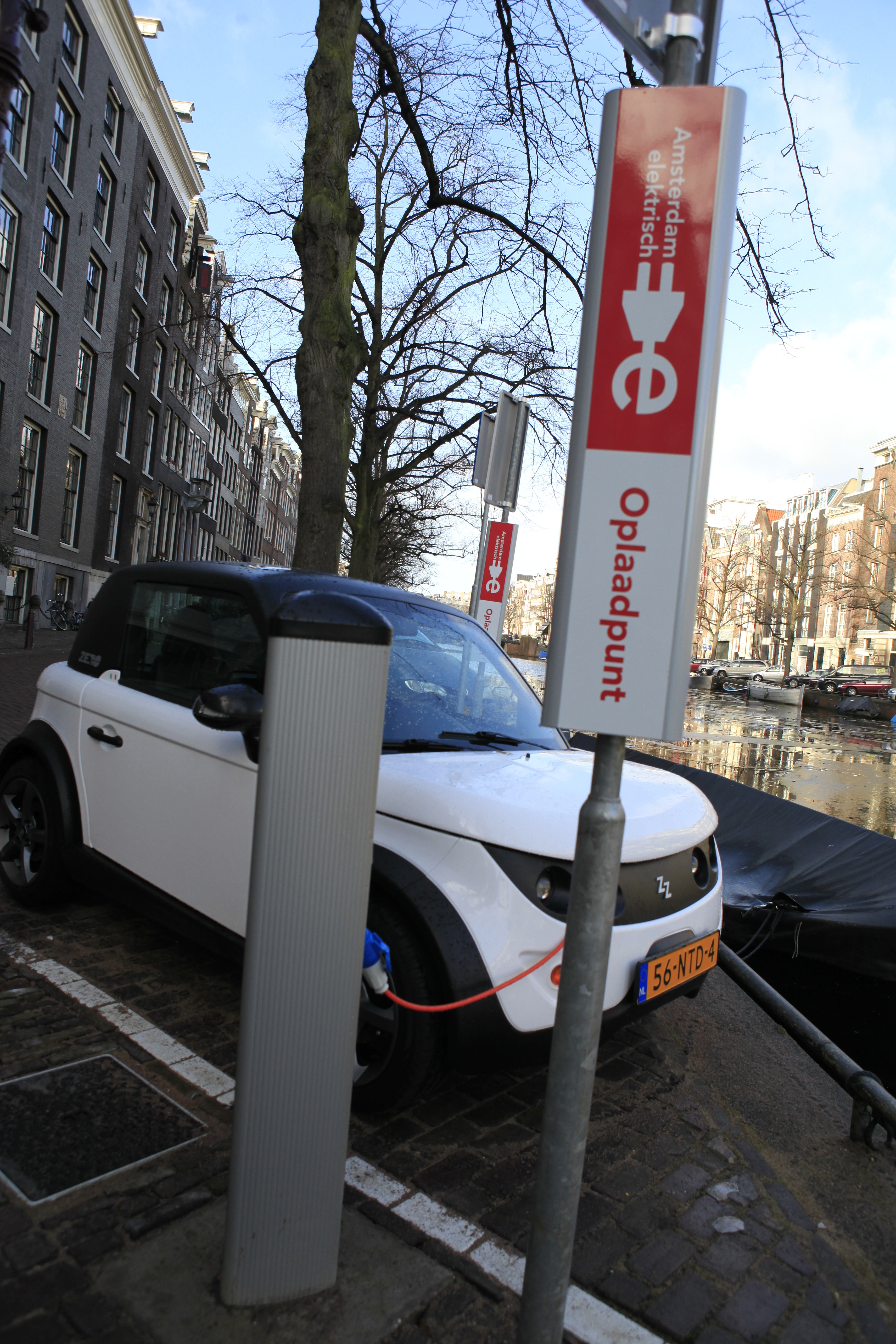 Amsterdam_charging_station.jpg